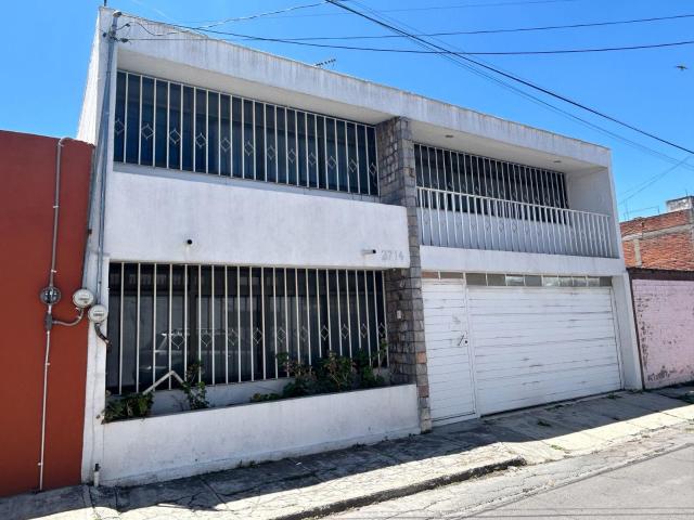 Casa en renta para oficinas o consultorio ubicada en colonia Los Volcanes