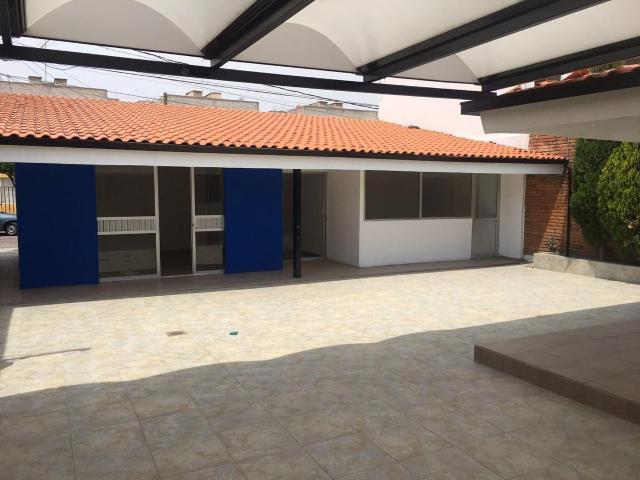 Casa en renta para oficinas rumbo de Tequis a 30m de Nicolas Zapata S.L.P