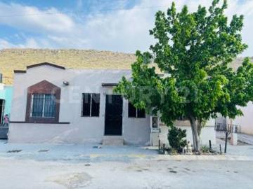 Casa en renta Paraje de los Pinos muy cerca de Zona Industrial