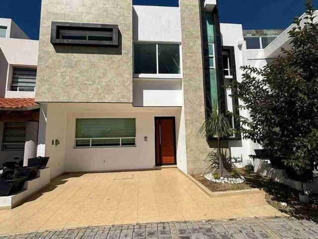 Casa en renta Parque Cascatta, Boulevard La Reserva, Lomas De Angelópolis, Puebla, México