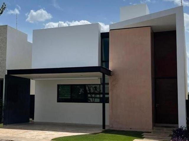 Casa en renta Parque Central, Sitpach, Mérida, Yucatán, 97130, México