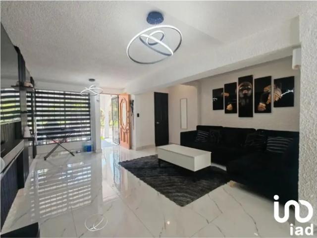 CASA EN RENTA POR $25,000.00 COMPLETAMENTE AMUEBLADA