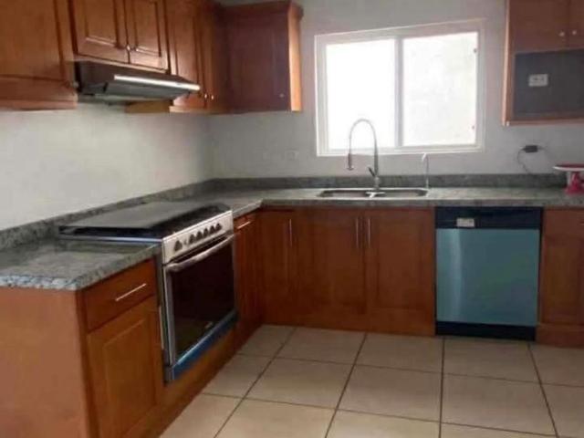 CASA EN RENTA POR UNIVERSIDAD LA SALLE, ZONA RELIZ