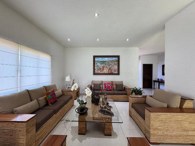 Casa en RENTA por Nieto Piña