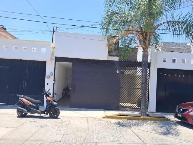 Casa en Renta por Servicio Militar al Oriente de Aguascalientes RV