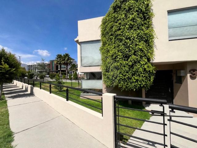 CASA EN RENTA, PRADO LARGO / ZONA ESMERALDA