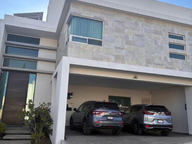 Casa en renta Priv. Fundadores, Colonia Miguel Hidalgo, Monterrey, Nuevo León, México