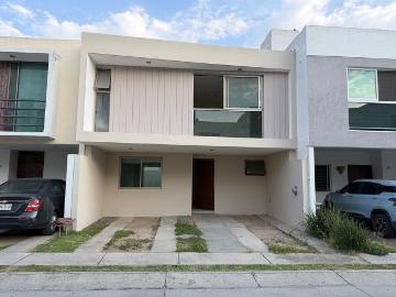 Casa en renta Privada Coto Niágara, Fraccionamiento El Campestre, Zapopan, Jalisco, 45221, Mex