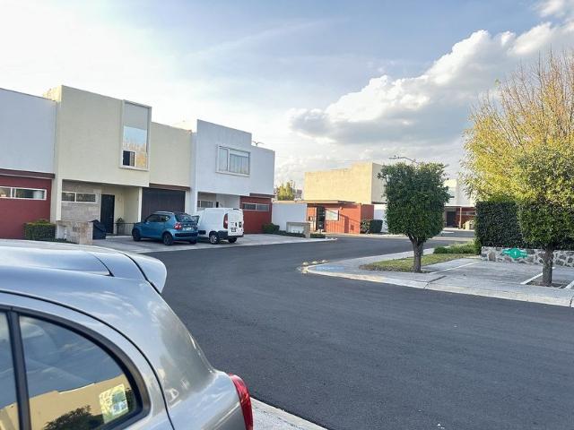 Casa en renta Privada Condominio Virreyes 1055, Virreyes Residencial, Santiago De Querétaro, Querétaro, 76146, Mex