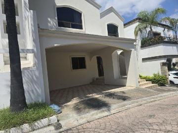 Casa en renta Privada Callejón De Las Privanzas, Las Privanzas, San Pedro Garza García, Nuevo León, 64750, México