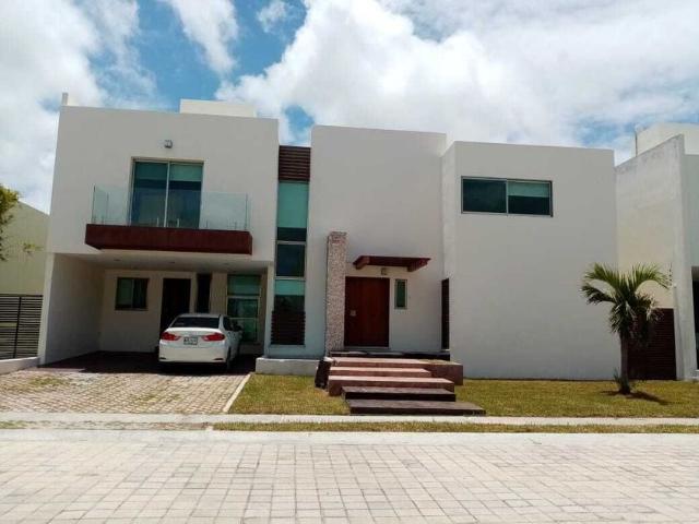 Casa en renta Privada Carmen puerto Real, Fracc. Bivalbo, Ciudad Del Carmen, Carmen, Campeche, 24100, México