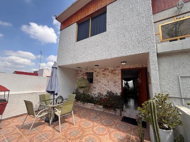 Casa en renta Privada Cerrada Del Tordo, Ciudad López Mateos, Atizapán De Zaragoza, Estado De México, 52945, México