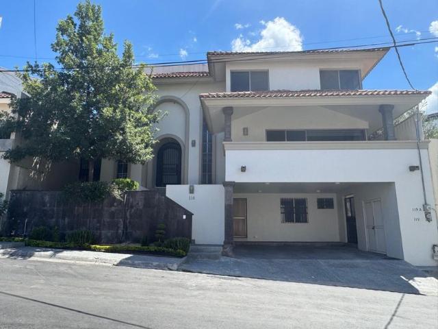 Casa en renta Privada Damasco, Jardines De San Agustin, San Pedro Garza García, Nuevo León, 66278, México