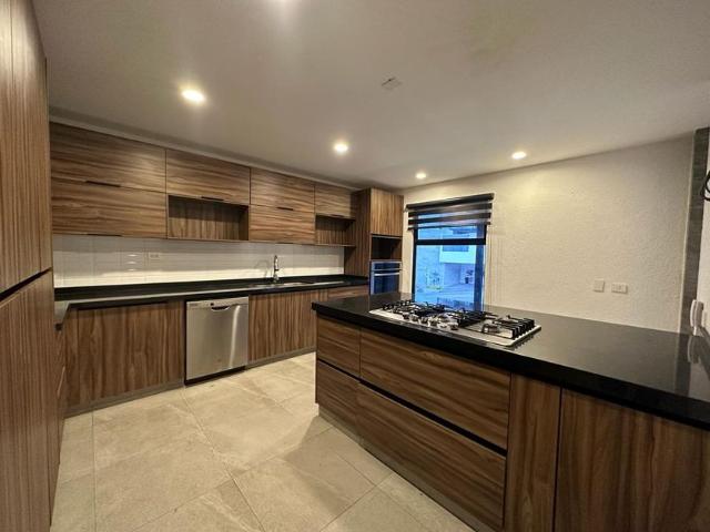 Casa en renta Privada Del Roble, San Luis Potosí, Municipio De San Luis Potosí, San Luis Potosí, 78295, México