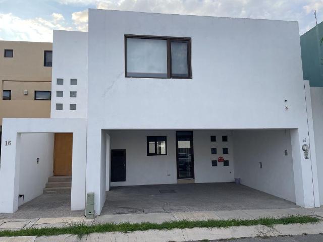Casa en renta privada en colinas del parque