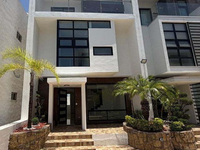 Casa en renta Privada Enrique Granados, Colinas De San Jerónimo, Monterrey, Nuevo León, 64630, México