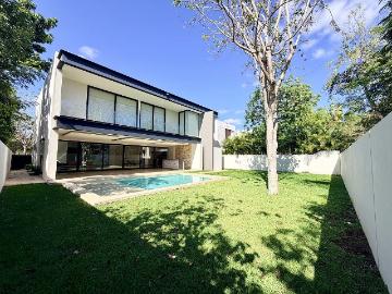 CASA EN RENTA, PRIVADA EL CORTIJO CON AMENIDADES DE LUJO, ZONA COUNTRY