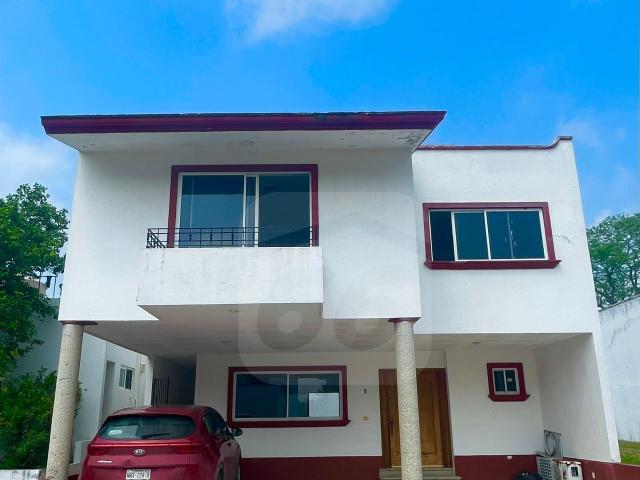 CASA EN RENTA – PRIVADA MACAYOS, COL. EL RECREO