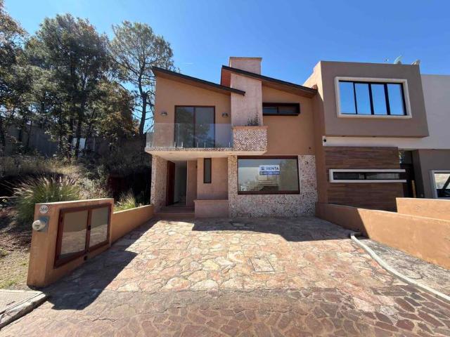 Casa en renta Privada Paseo De Los Mirlos, Bosque Monarca, Morelia, Michoacán De Ocampo, 58350, Mex