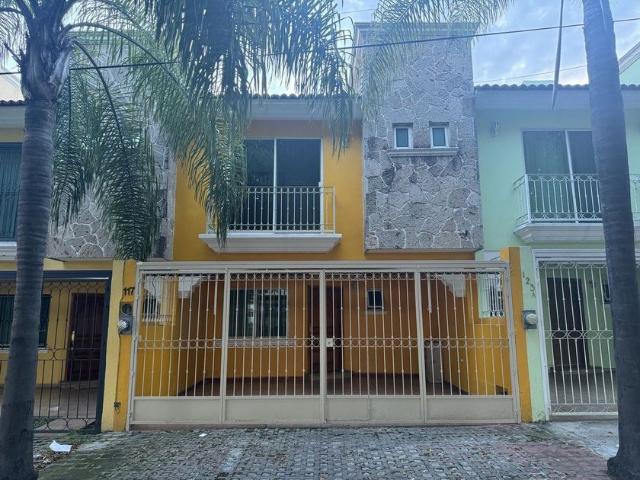 Casa en renta Privada Rinconada López Cotilla, Laureles, Zapopan, Región Centro, Jalisco, 45150, México