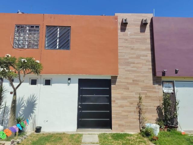 CASA EN RENTA PRIVADA VILLAS DE ALTARIA LEON, GTO. ZONA SUR CERCA DEL BLV. PORTALES Y BLV. AEROPUERTO