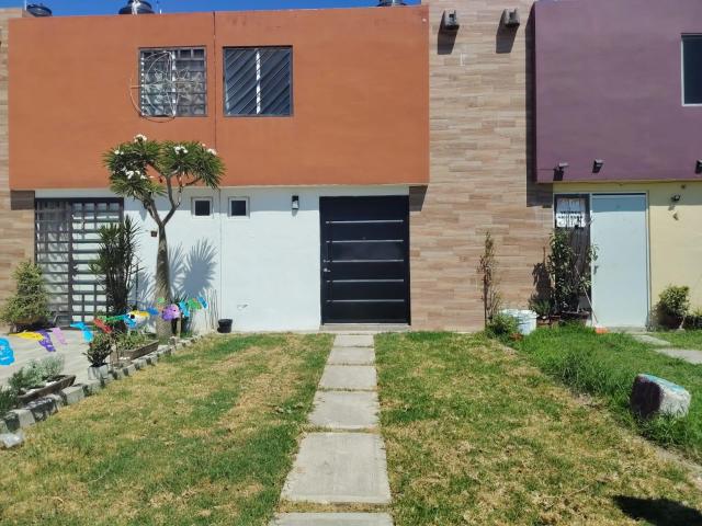 CASA EN RENTA PRIVADA VILLAS DE ALTARIA LEON, GTO. ZONA SUR CERCA DEL BLV. PORTALES Y BLV. AEROPUERTO