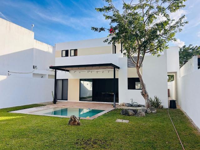 CASA EN RENTA, PRIVADA ZELENA, NORTE MÉRIDA, 3 HABITS, AMUEBLADA
