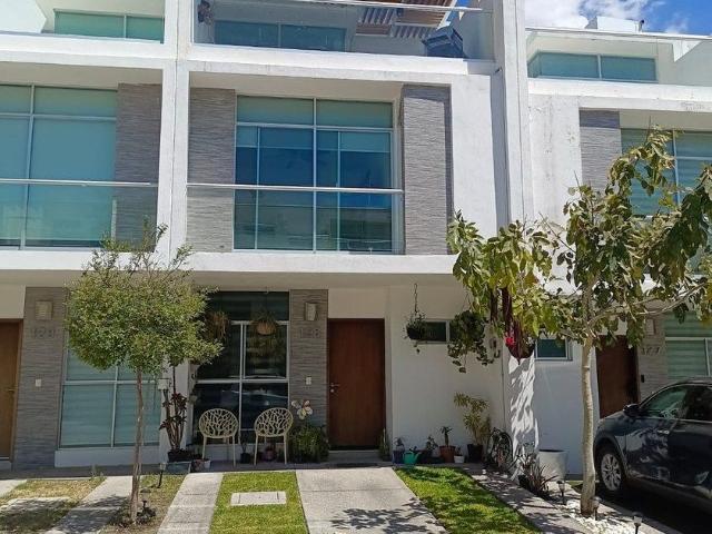 Casa en renta Prolongación Avenida Mariano Otero, Puerta Del Bosque, Zenith Residencial, Santa Ana Tepetitlán, Zapopan, Región Centro, Jalisco, 45230, México