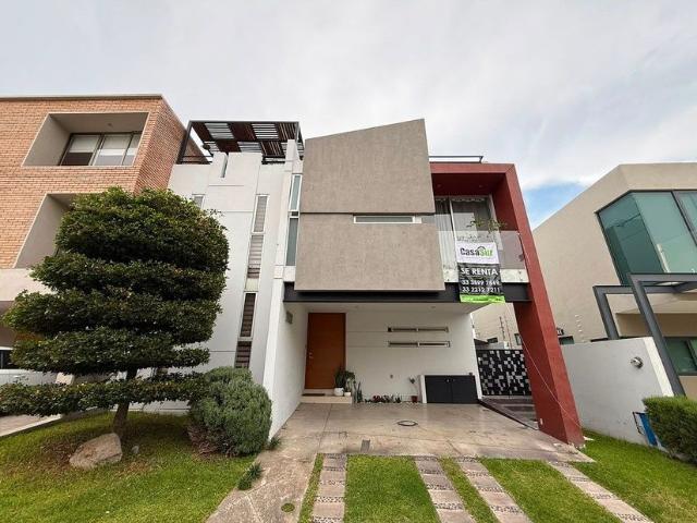 Casa en renta Prolongación Avenida Mariano Otero, Puerta Del Bosque, Zenith Residencial, Santa Ana Tepetitlán, Zapopan, Región Centro, Jalisco, 45230, México