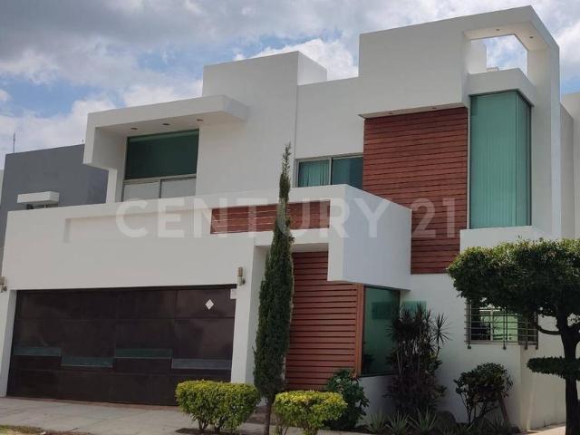 Casa en renta Residencial Esmeralda Norte, Municipio De Colima