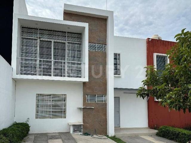 Casa en renta Residencial Esmeralda Norte, Municipio De Colima