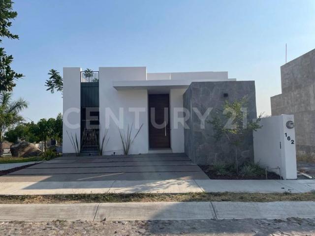 Casa en renta Residencial Esmeralda Norte, Municipio De Colima