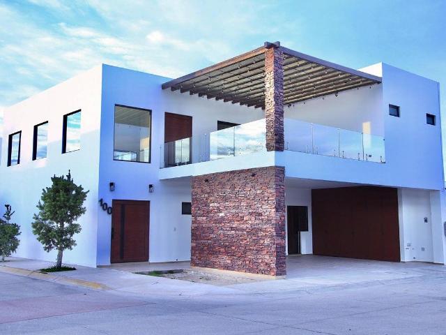 CASA EN RENTA RESIDENCIAL LAS CALZADAS