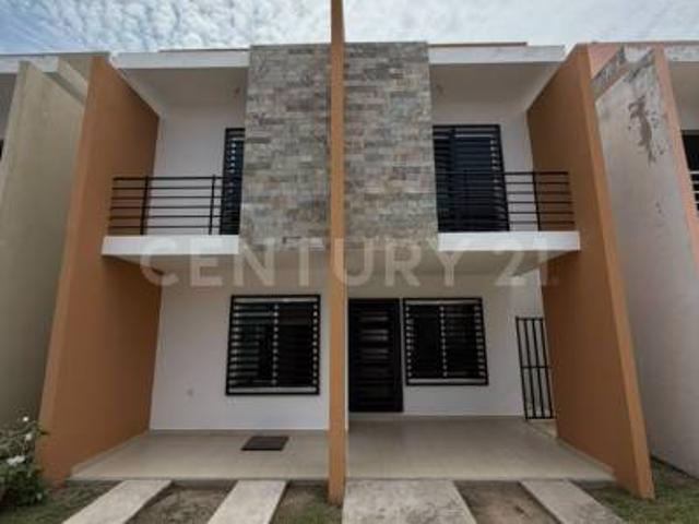 CASA EN RENTA, RESIDENCIAL LOS SAUCES, CARR. VILLAHERMOSA RÍO VIEJO, TABASCO