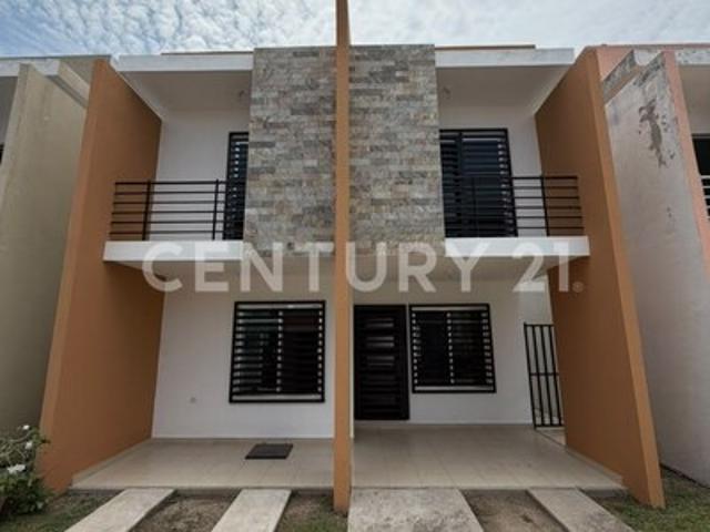 CASA EN RENTA, RESIDENCIAL LOS SAUCES, CARR. VILLAHERMOSA RÍO VIEJO, TABASCO