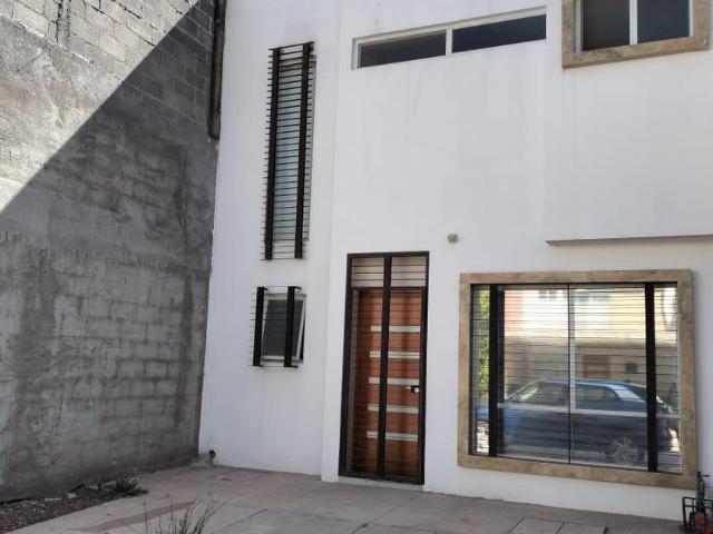 Casa en renta Residencial Villas Mallorca, Cto. Real Palmanova, Pozos, San Luis Potosí, México