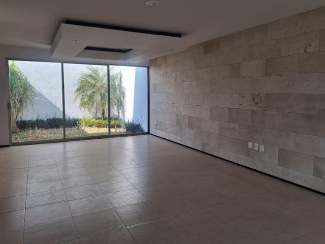 Casa en renta Retorno Paseo De Los Conejos, Bosque Monarca, Michoacán, México
