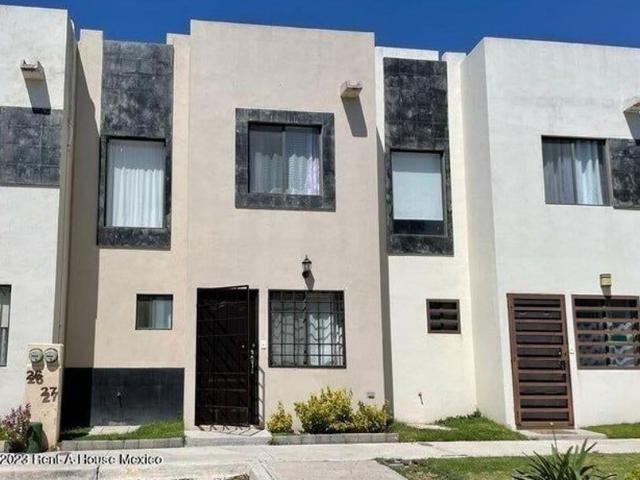 Casa en renta Rincones Del Marqués Fraccionamiento, Avenida Del Marques, Santiago De Querétaro, Querétaro, México