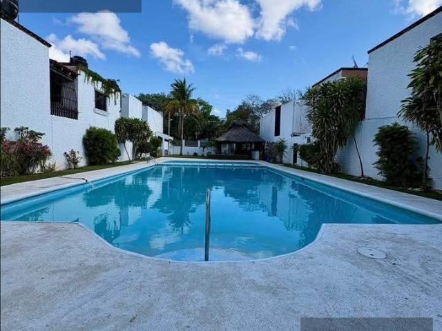 CASA EN RENTA SUPMZ 38 PLAZAS OUTLET CANCUN