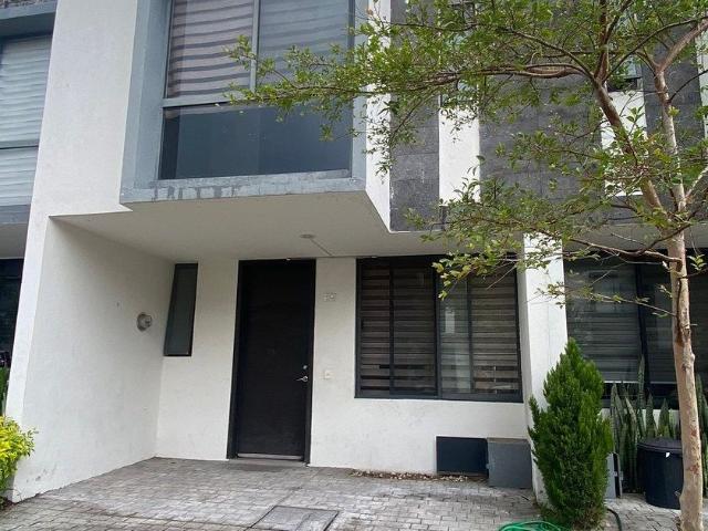 Casa en renta Santa Ana Tepetitlán, Zapopan, Región Centro, Jalisco, 45067, México