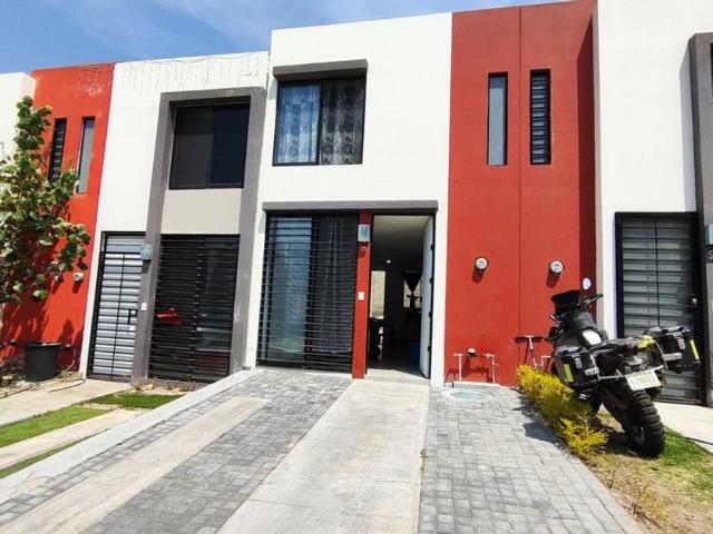 Casa en renta Santa Cruz De Las Flores, Tlajomulco De Zúñiga