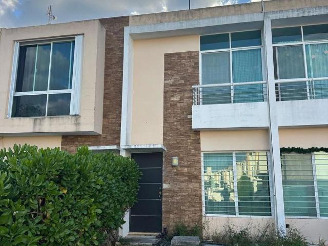 CASA EN RENTA SANTA FE 3 ZONA SUR CANCUN