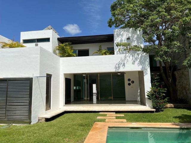Casa en renta Santa Gertrudis Copó, Mérida, Yucatán, 97305, México