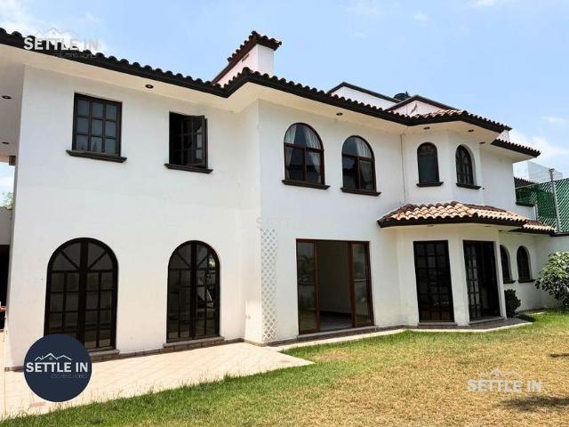 Casa en renta Segunda Calle Poniente, San Bernardino Tlaxcalancingo, San Andrés Cholula, Puebla, 72176, México