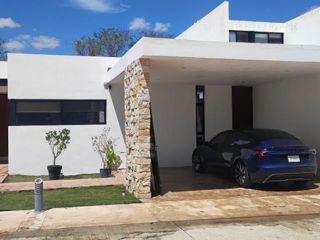 Casa en renta semi amueblada con paneles solares