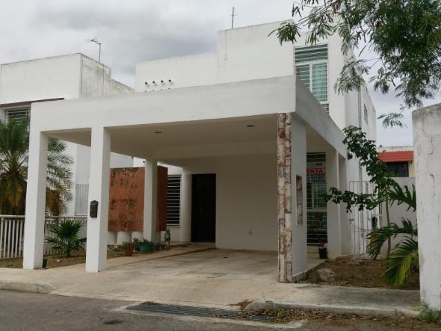 casa en renta semi amueblada de dos pisos doble altura en gran santa fe