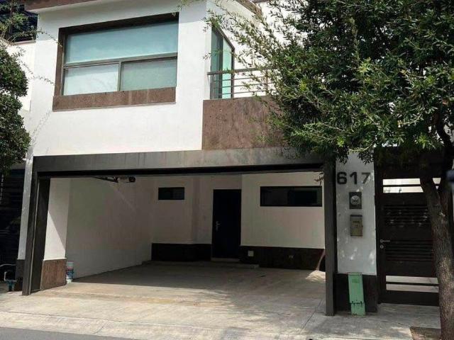 Casa en Renta semi amueblada en San Nicolas