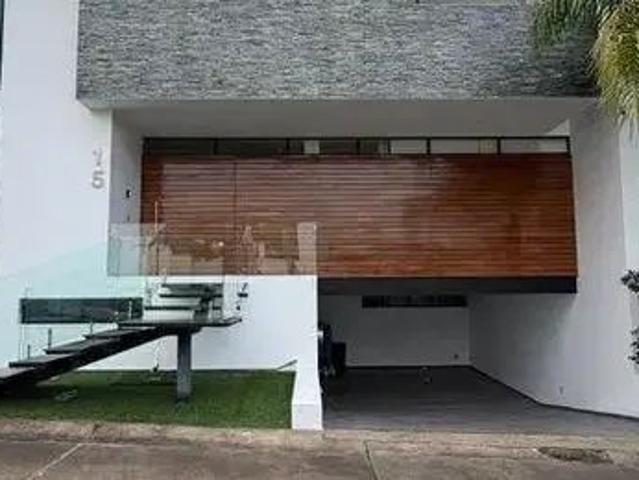 Casa En Renta Semi Amueblada En Villa Verona, Zapopan