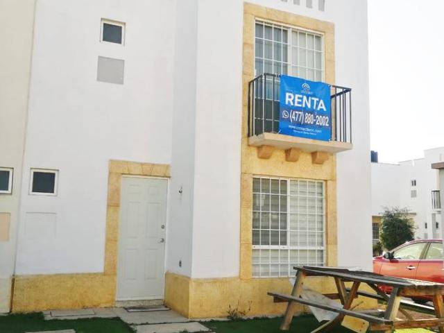 CASA EN RENTA SEMIAMUEBLADA EN ESQUINA FRACC EL DORADO, CERCA DE PUERTO INTERIOR