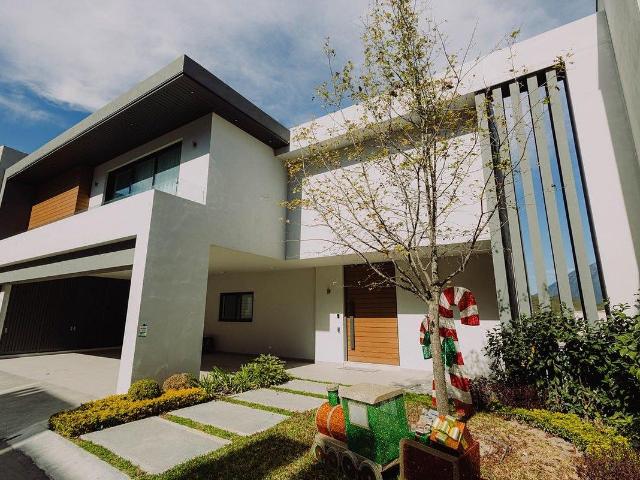 Casa en Renta | Sierra Alta 9° Sector | Monterrey, N.L